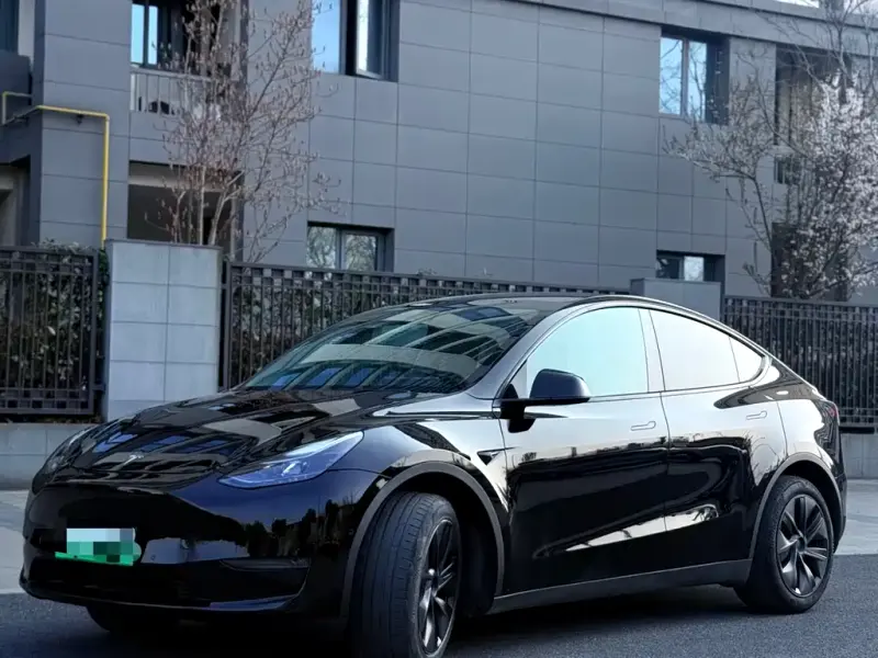 Tesla Model Y, 2023