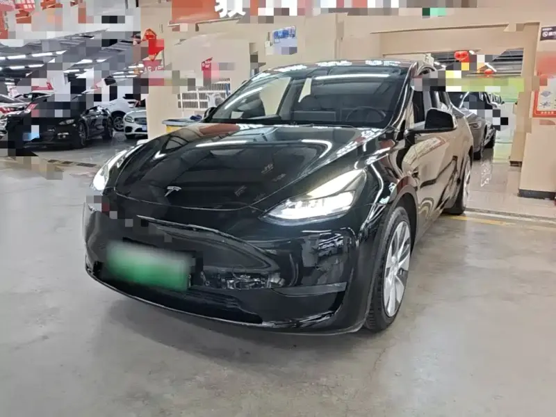 Tesla Model Y, 2022