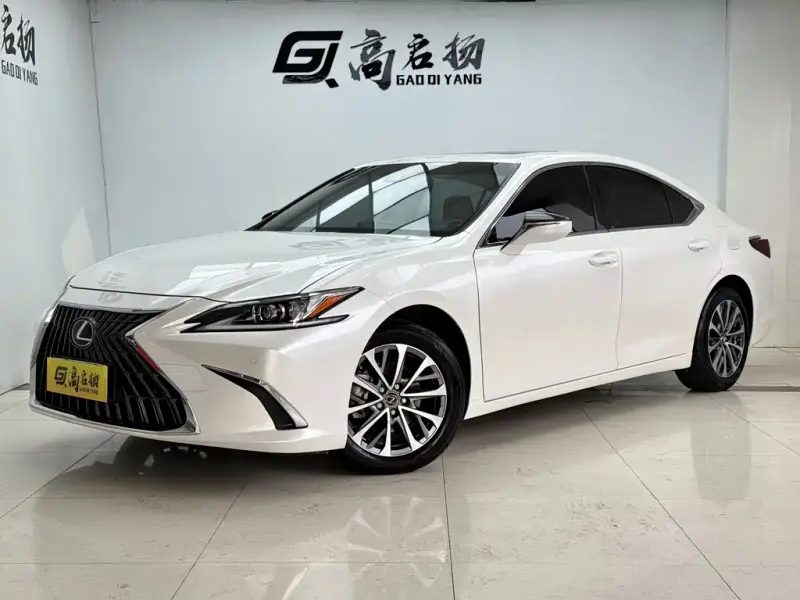 Lexus ES, 2024