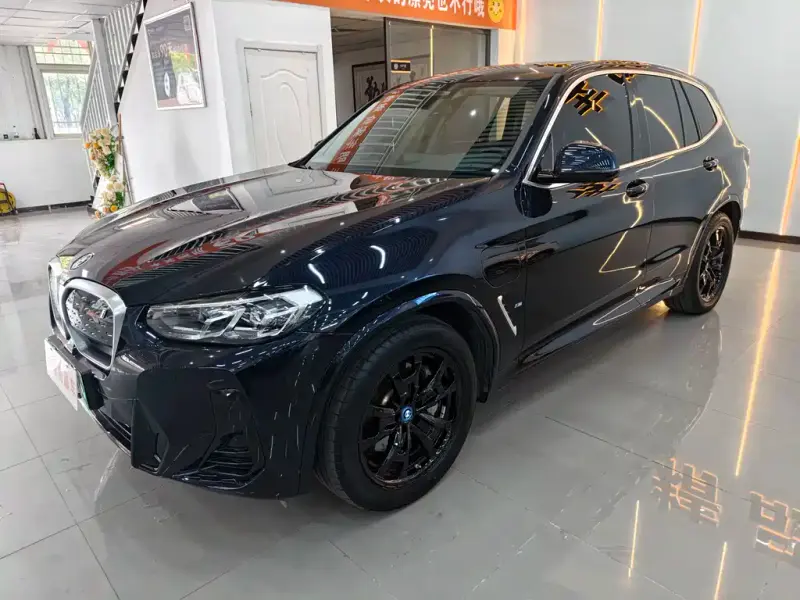 BMW iX3, 2023