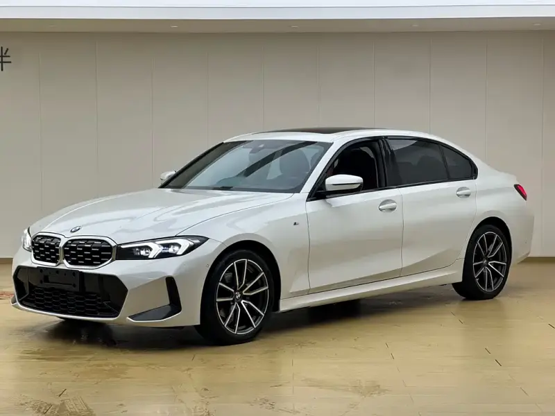 BMW 3 Series, 2022