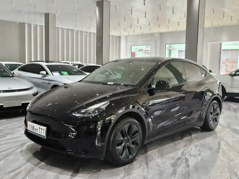 Tesla Model Y, 2023