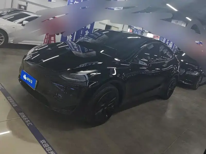 Tesla Model Y, 2023