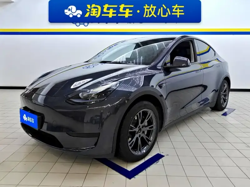 Tesla Model Y, 2024