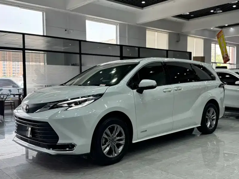 Toyota Sienna, 2023
