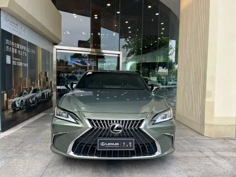 Lexus ES, 2023