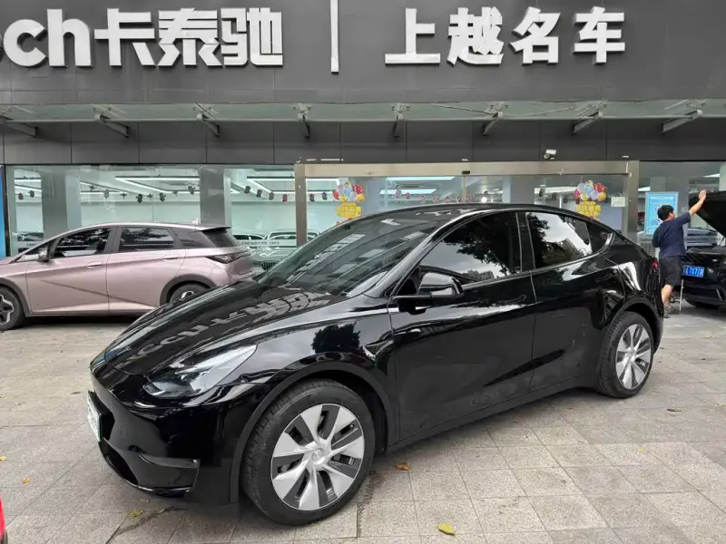 Tesla Model Y, 2023