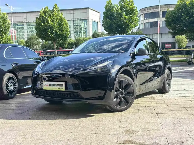 Tesla Model Y, 2023