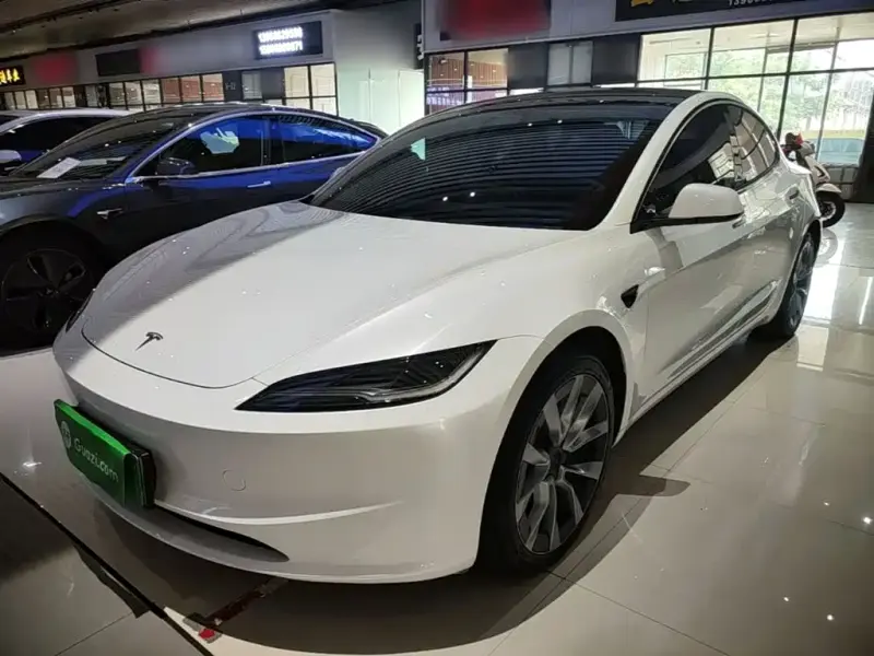 Tesla Model 3, 2024