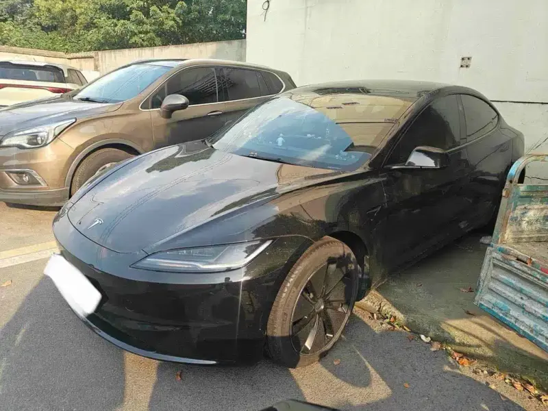Tesla Model 3, 2023