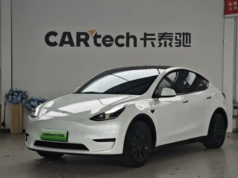 Tesla Model Y, 2023