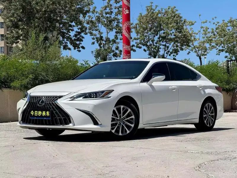 Lexus ES, 2023