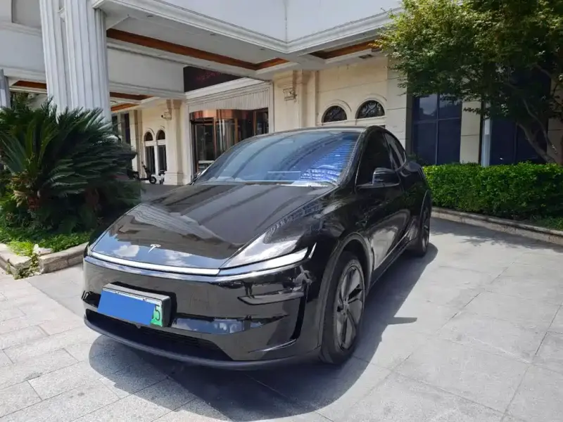 Tesla Model Y, 2026