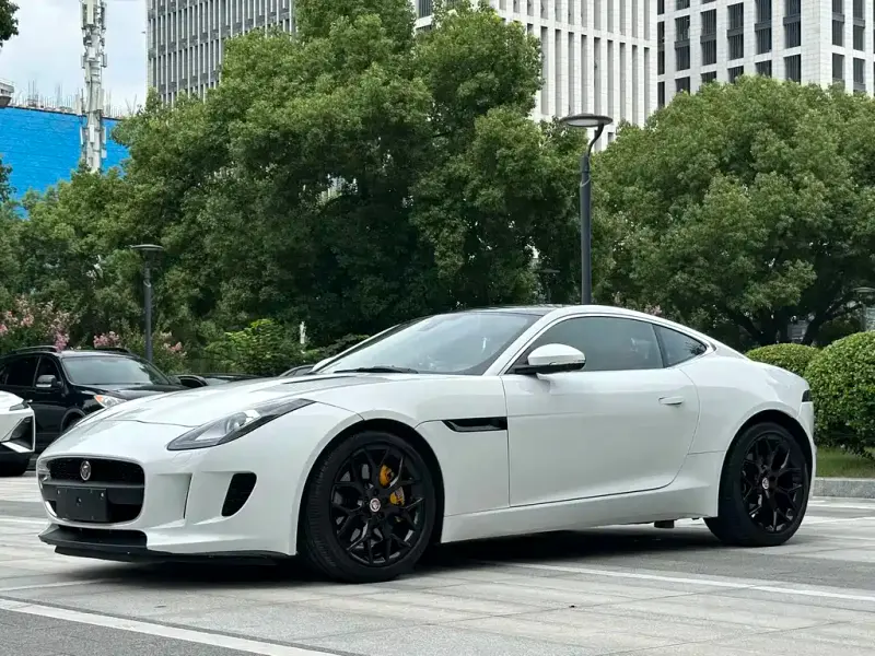 Jaguar F-TYPE, 2016