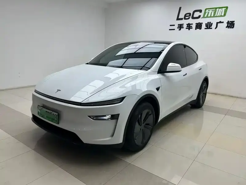 Tesla Model Y, 2025