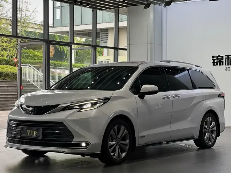 Toyota Sienna, 2023