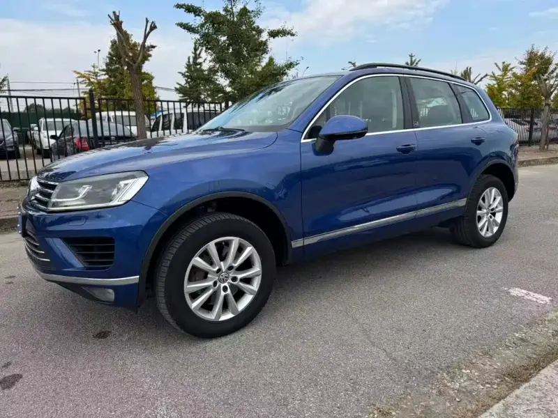 Volkswagen Touareg, 2017 — фото 1