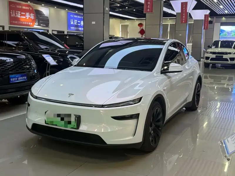 Tesla Model Y, 2025