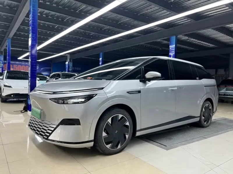 XPeng X9, 2024
