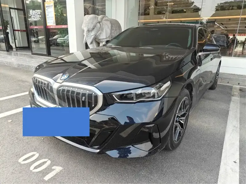 BMW i5, 2025