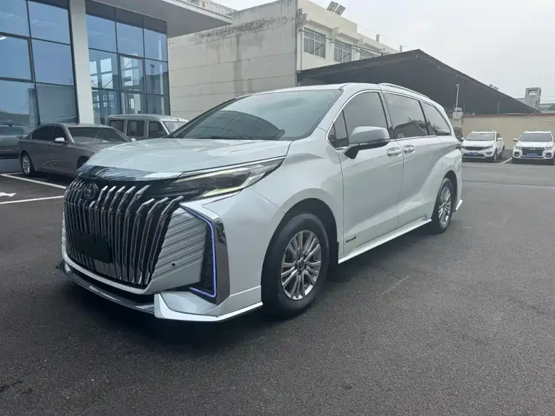 Toyota Sienna, 2023