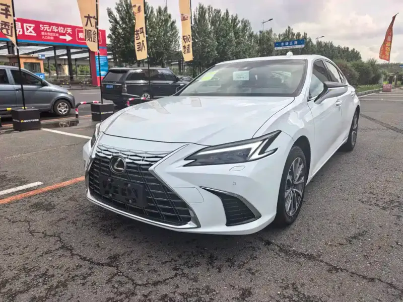 Lexus ES, 2026