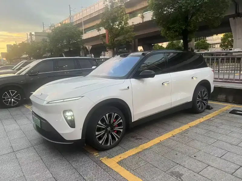 NIO ES8, 2024