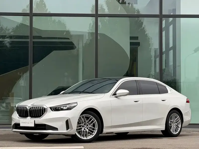 BMW 5 Series, 2024