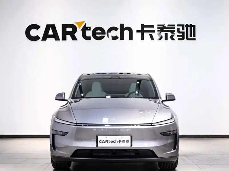 Tesla Model Y, 2026