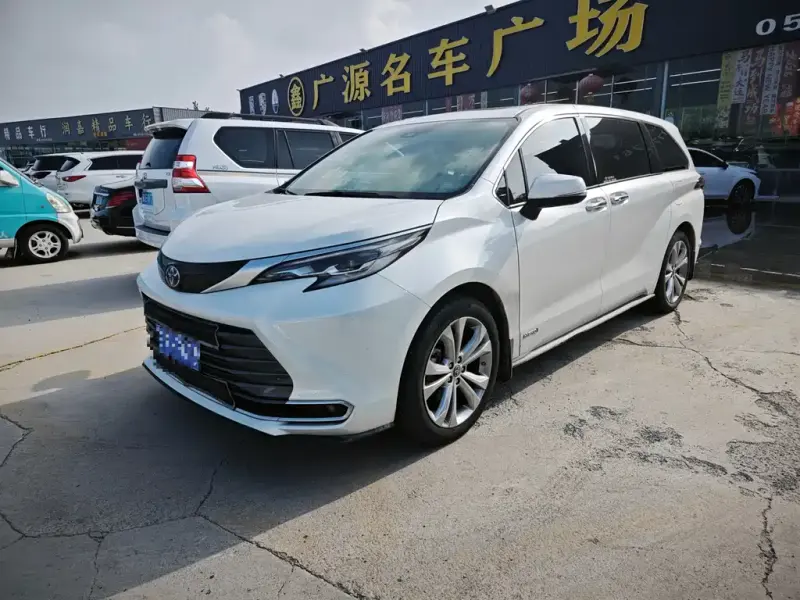 Toyota Sienna, 2024
