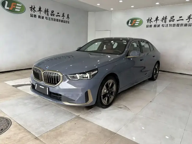 BMW 5 Series, 2025