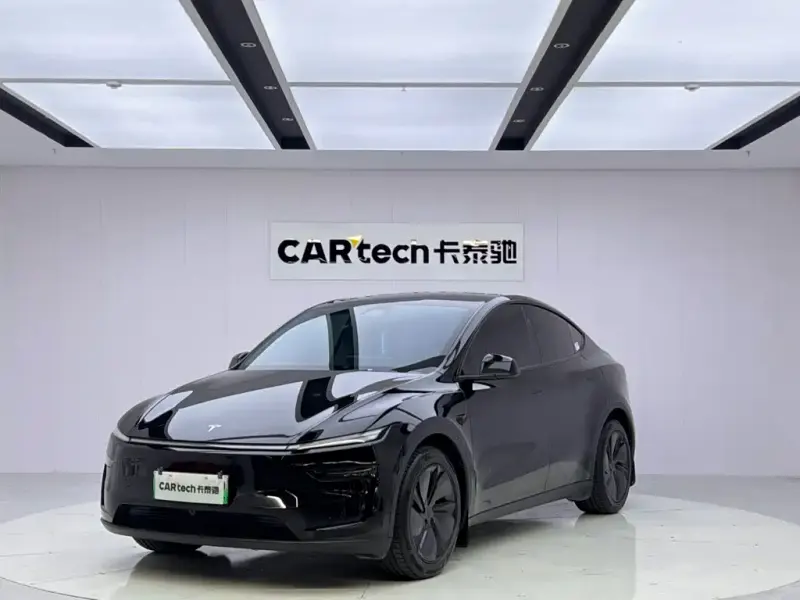 Tesla Model Y, 2025