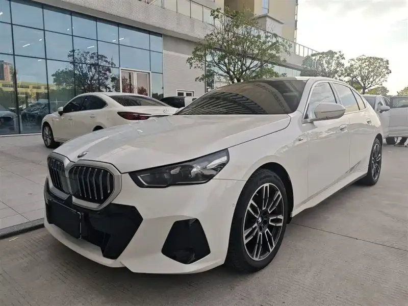 BMW 5 Series, 2025