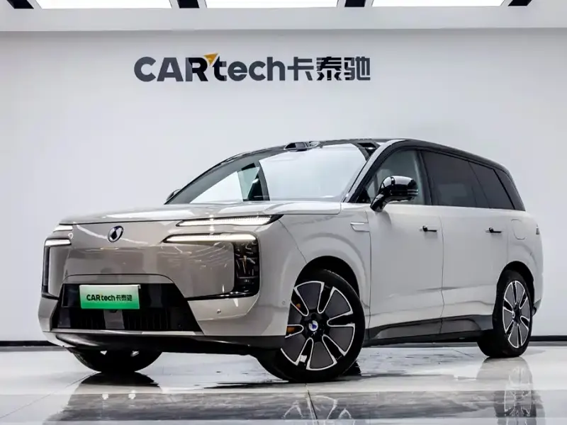 Denza N8L, 2025