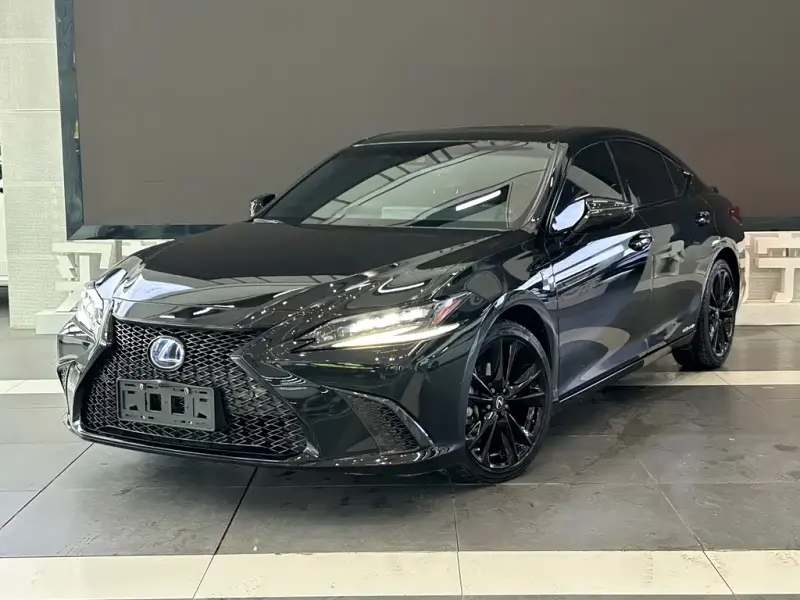 Lexus ES, 2022