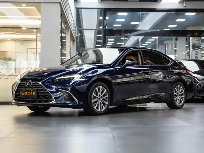 Lexus ES, 2025