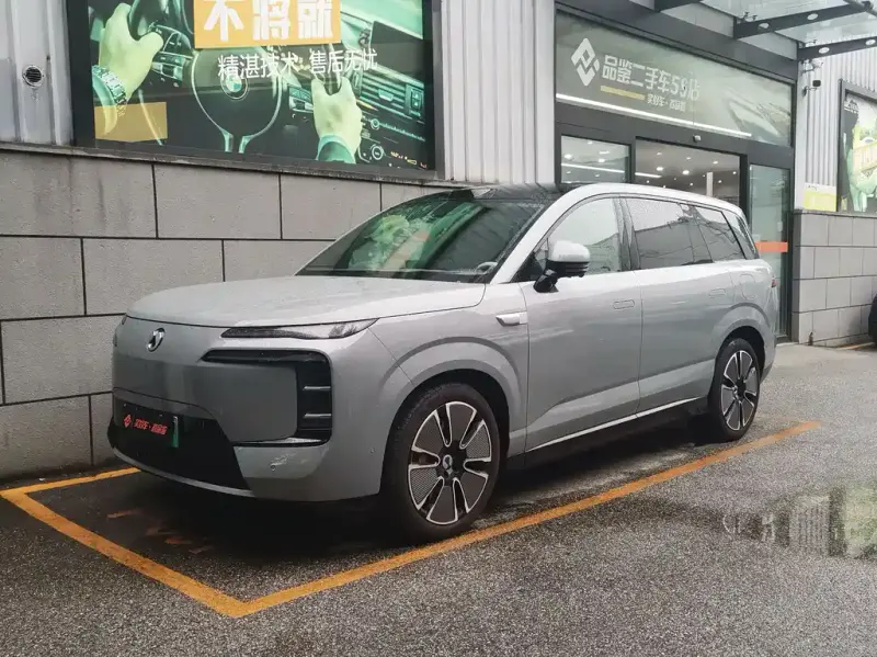 Denza N8L, 2025
