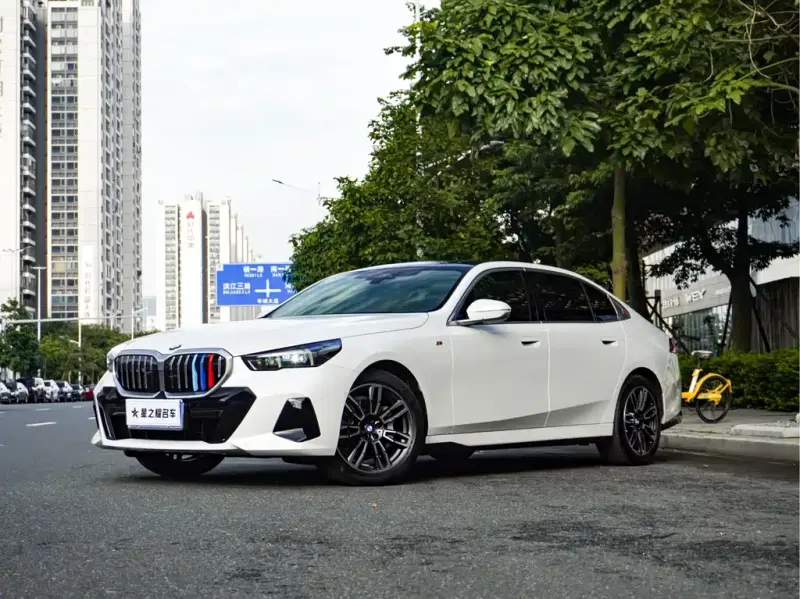 BMW 5 Series, 2025