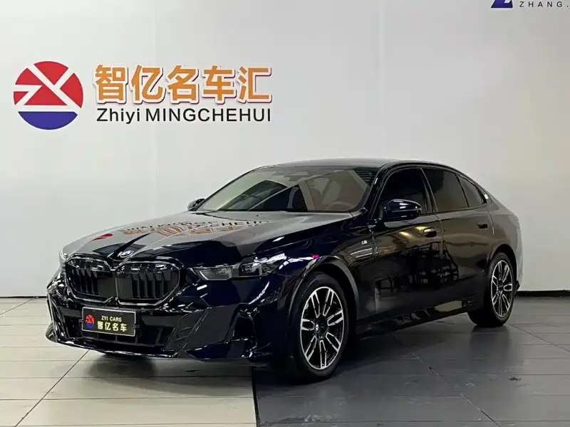 BMW 5 Series, 2025