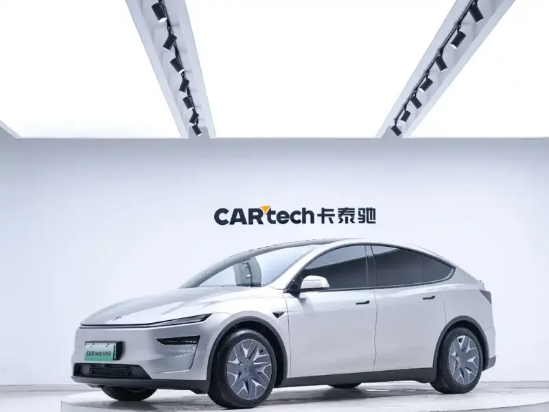 Tesla Model Y L, 2026
