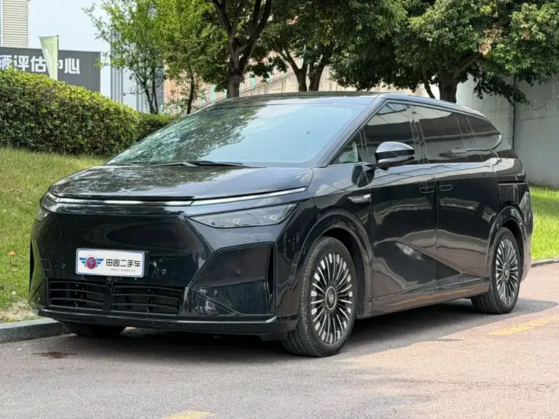 XPeng X9, 2026