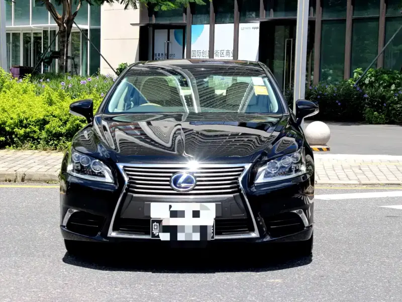 Lexus LS, 2015