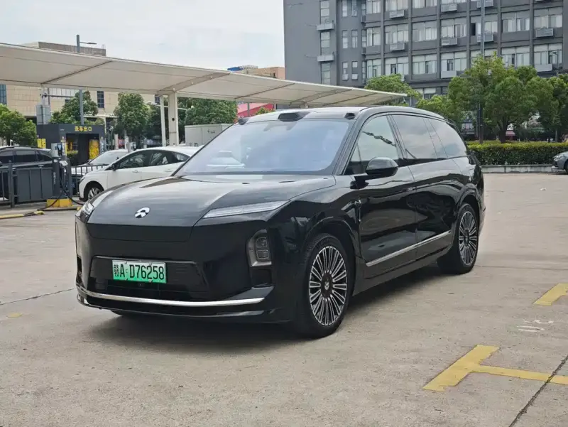 NIO ES8, 2025