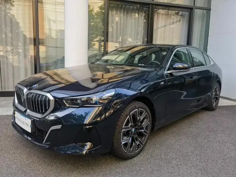 BMW 5 Series, 2025