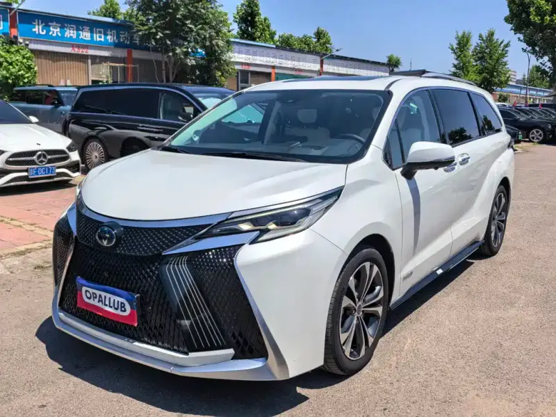 Toyota Granvia, 2023