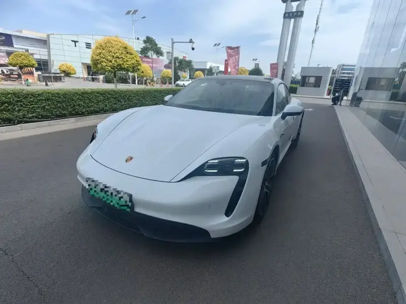 Porsche Taycan, 2023