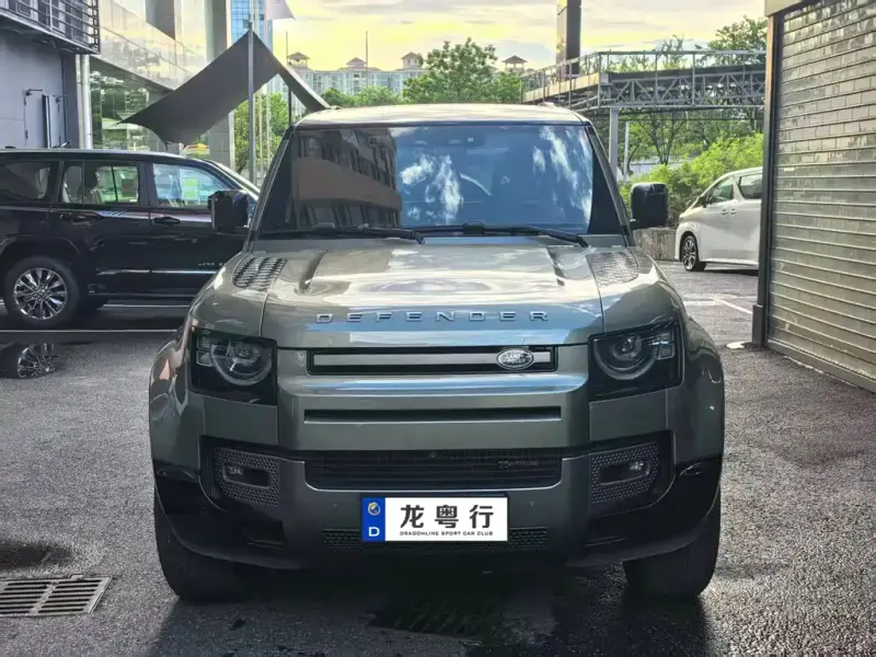 Land Rover Defender, 2023