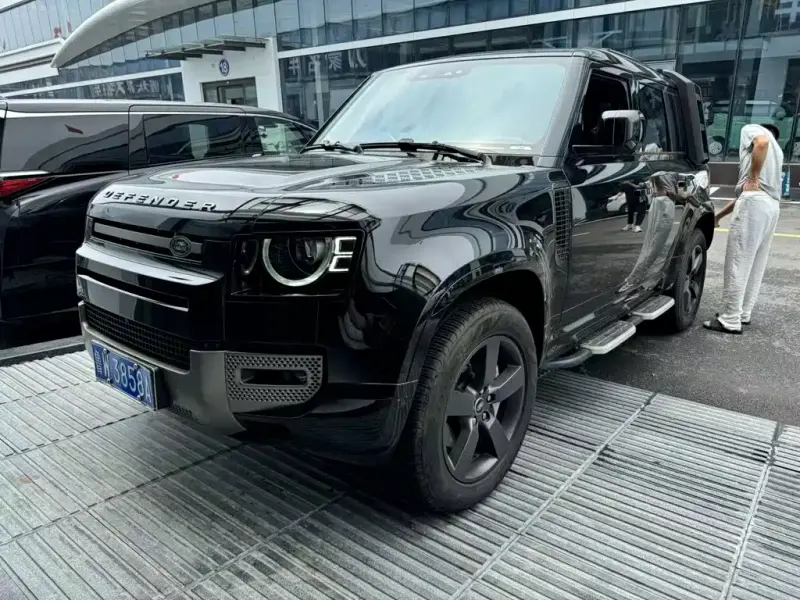 Land Rover Defender, 2023
