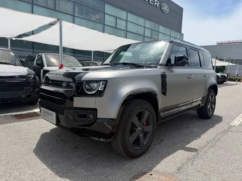 Land Rover Defender, 2024