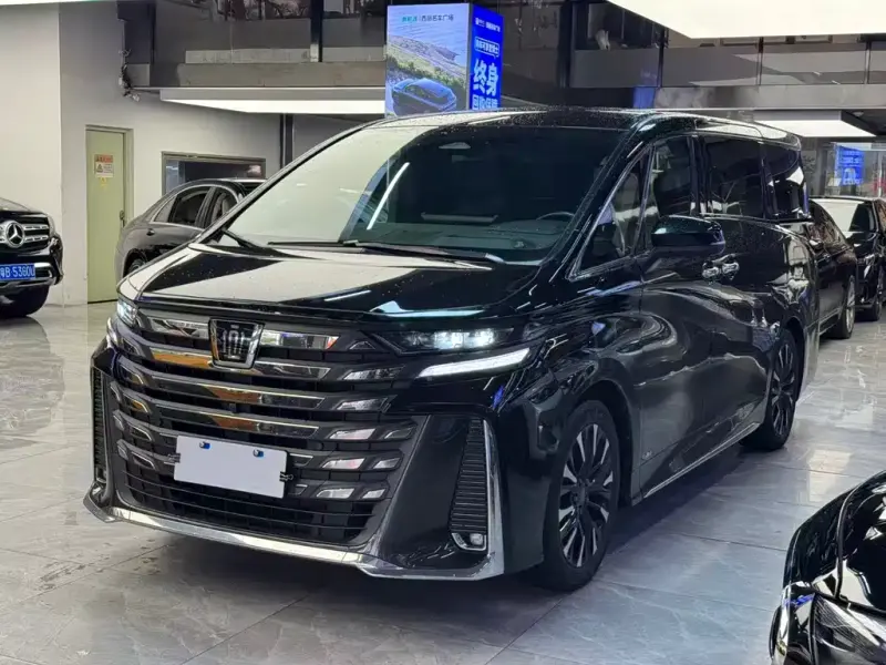 Toyota Vellfire, 2024 — фото 1